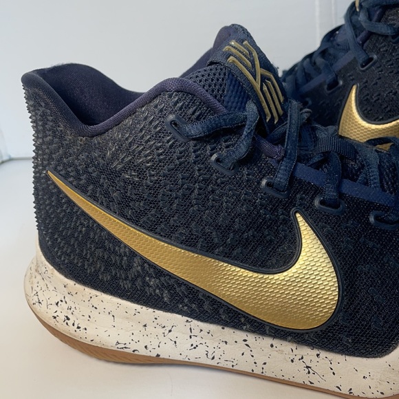 Kyrie 3 size 12 Obsidian/Metallic Gold Summit White - Picture 3 of 12